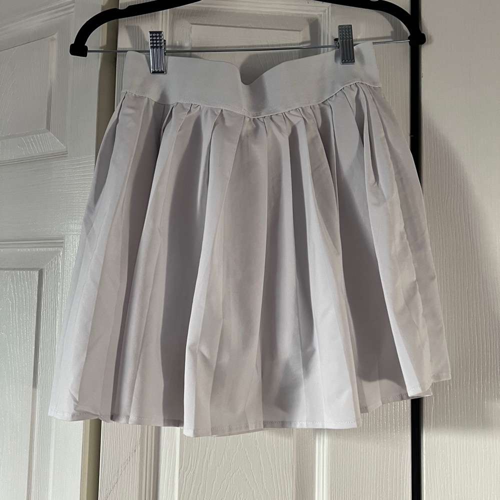 Chic White Mini Skirt for Women